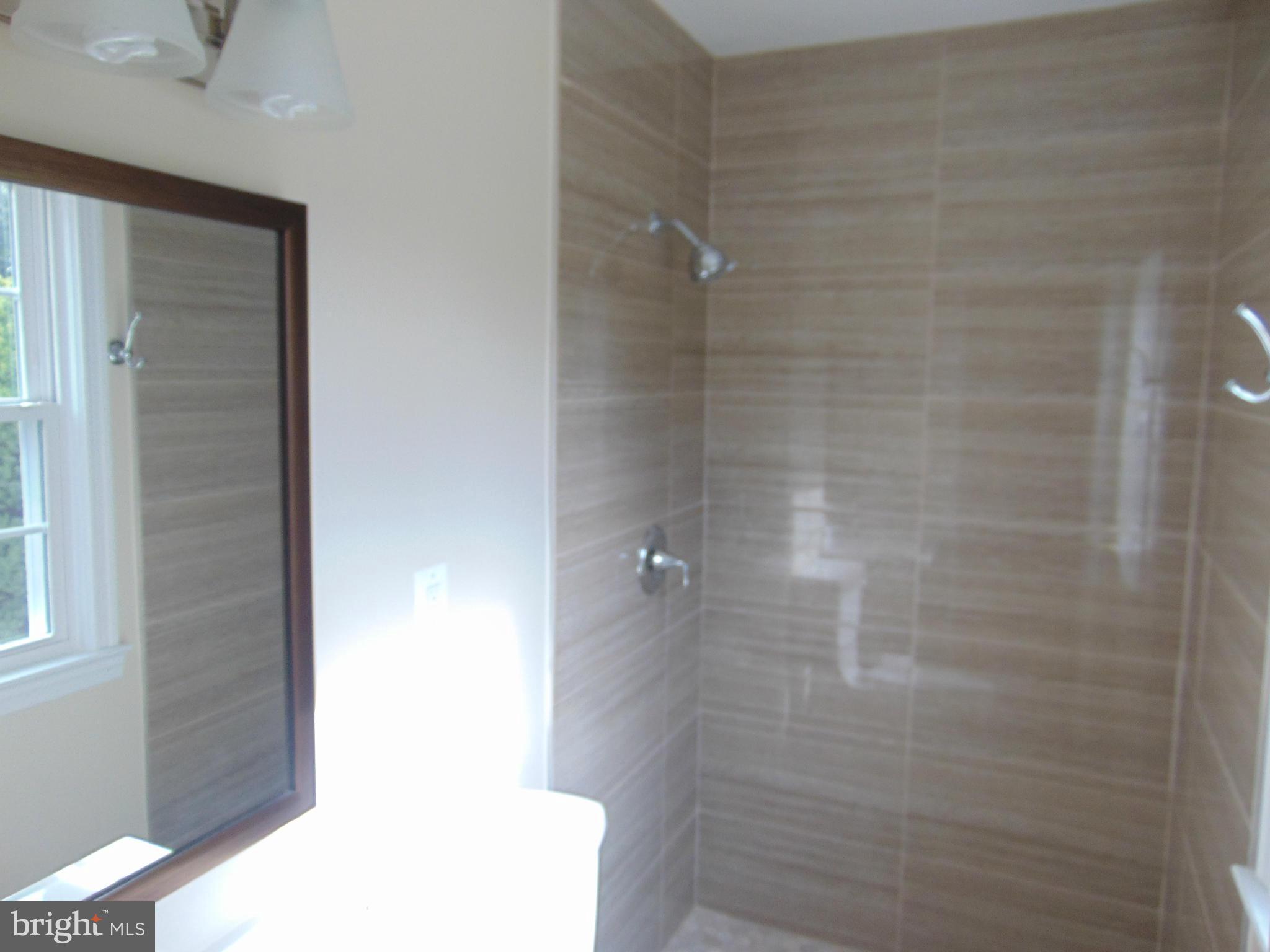 7421 Castle Road Manassas, VA 20109 - Photo 17 of 26 Bath (Master)