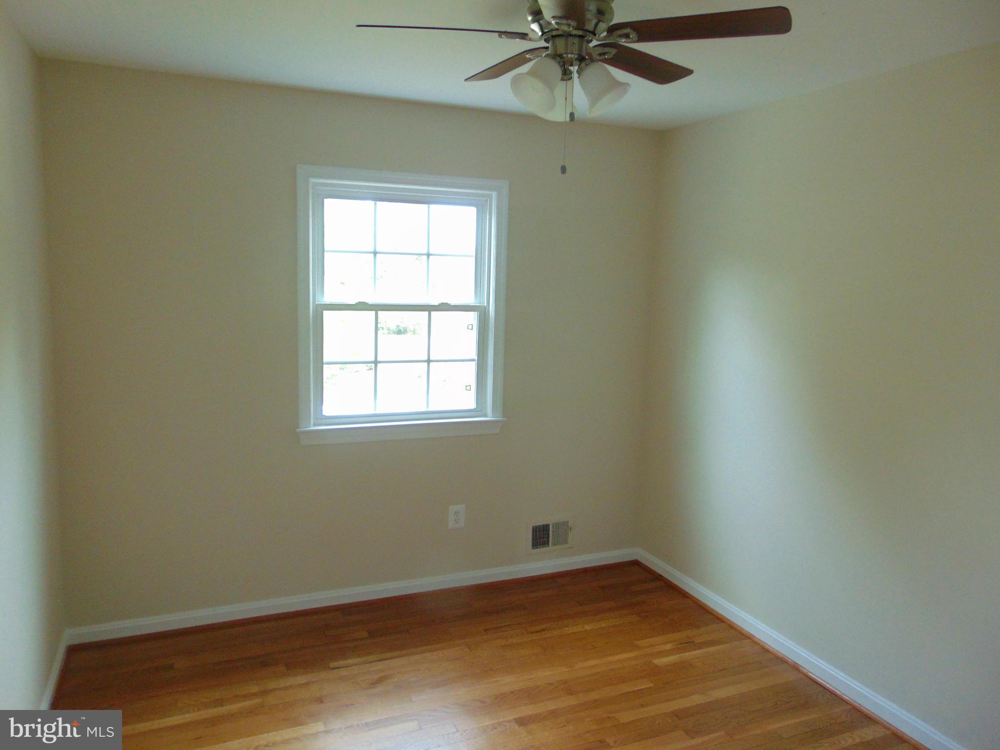 7421 Castle Road Manassas, VA 20109 - Photo 20 of 26 Bedroom