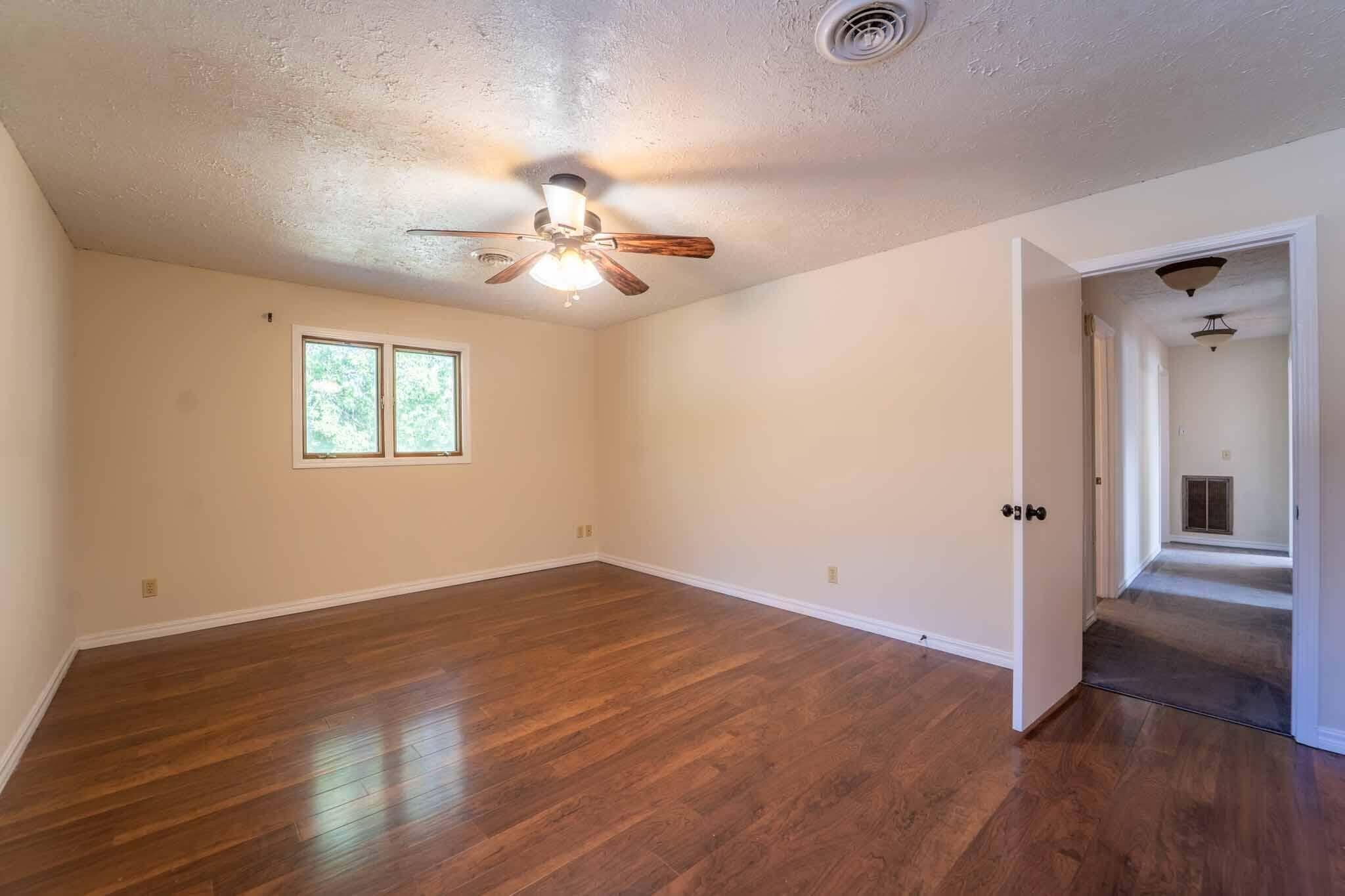 5486 South Clay Avenue Springfield, MO 65810 - Photo 20 of 34 Primary Bedroom
