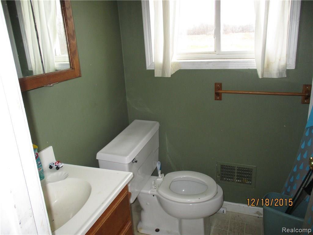 12340 Foley Road Emmett, MI 48022 - Photo 11 of 23