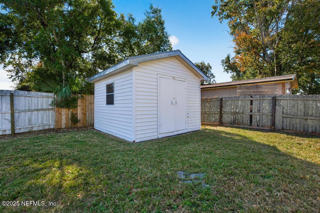 8240 Springtree Road Jacksonville, FL 32210 - Photo 29 of 31 8240 Springtree Road-54