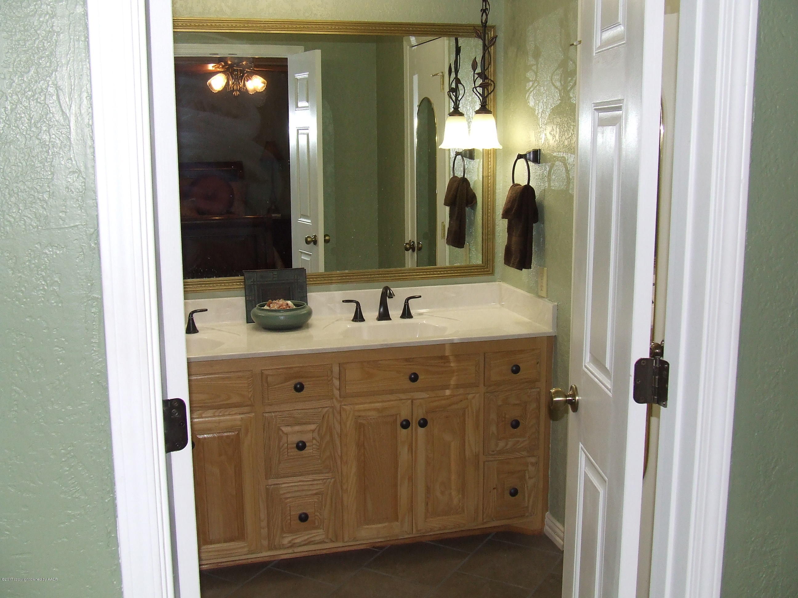 5100 While A Way Road Amarillo, TX 79109 - Photo 14 of 25 Master Bath