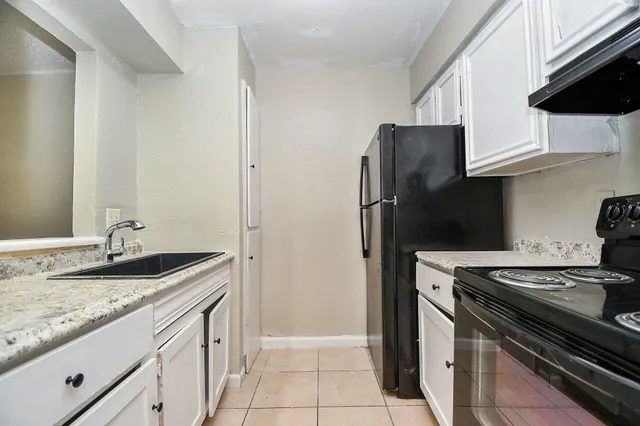 $900,000 | 7906 Prestwood Drive, Unit 1120, Houston, TX 77036