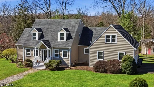 $769,000 | 3 Brown Court, Annandale, NJ 08801