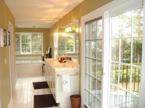 990 Lake Shore Road Grosse Pointe, MI 48236 - Photo 10 of 12 942743-9.JPG
