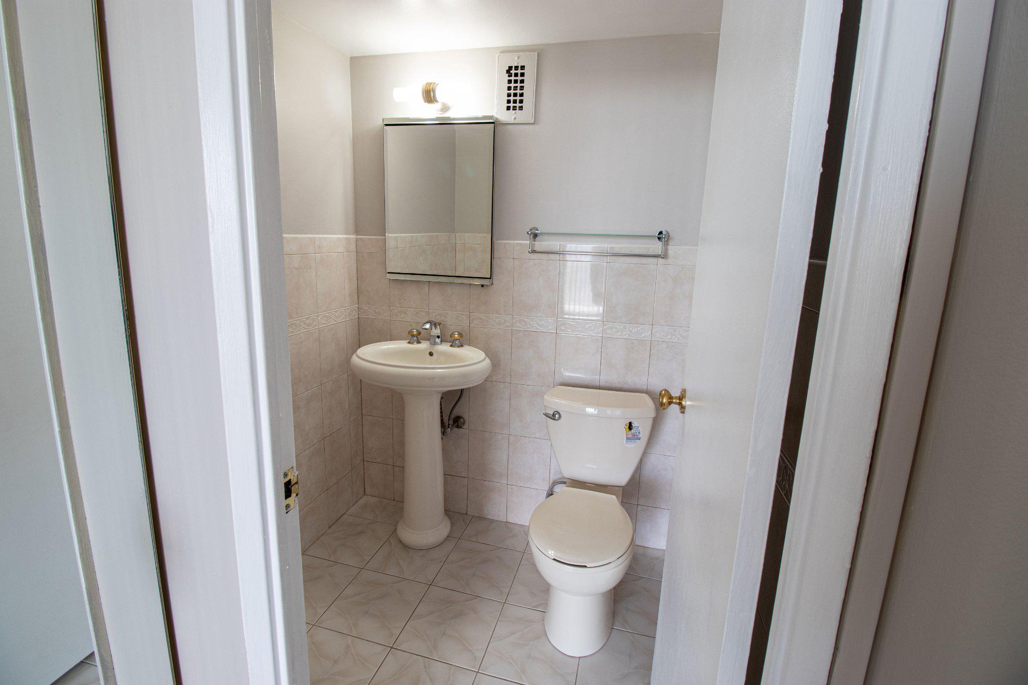 3900 West Ford Road, Unit 16K Philadelphia, PA 19131 - Photo 10 of 23 Powder room