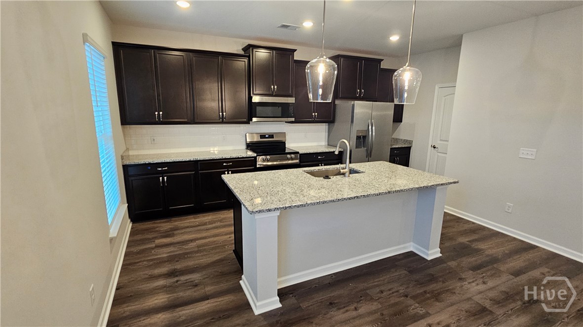 109 Classic Drive Pooler, GA 31322 - Photo 4 of 28 Kitchen