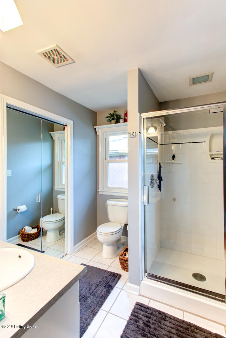 7707 Crestline Road Louisville, KY 40214 - Photo 17 of 29 MASTER BATH