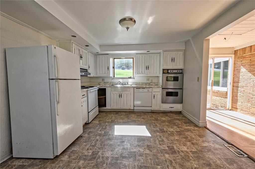 6085 Baptist Road Pittsburgh, PA 15236 - Photo 17 of 24 Gallery Image 17