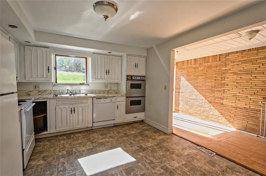 6085 Baptist Road Pittsburgh, PA 15236 - Photo 18 of 24 Gallery Image 18