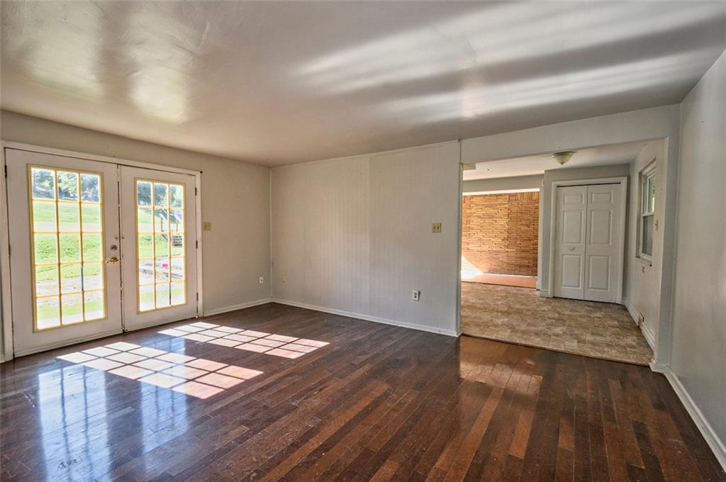 6085 Baptist Road Pittsburgh, PA 15236 - Photo 19 of 24 Gallery Image 19