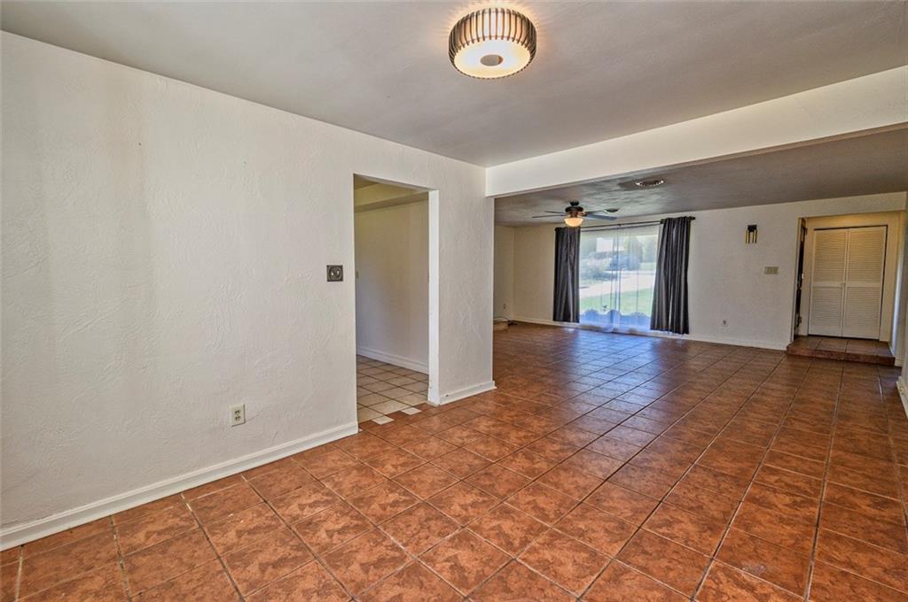 6085 Baptist Road Pittsburgh, PA 15236 - Photo 8 of 24 Gallery Image 8