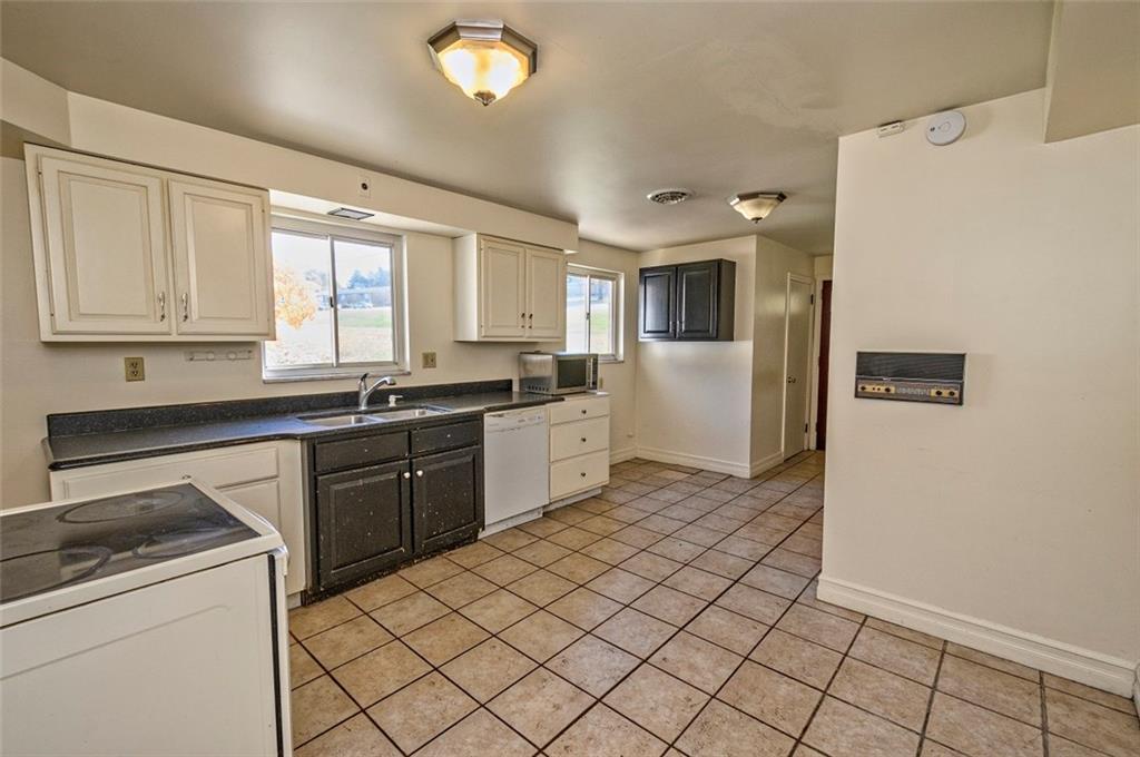 6085 Baptist Road Pittsburgh, PA 15236 - Photo 9 of 24 Gallery Image 9