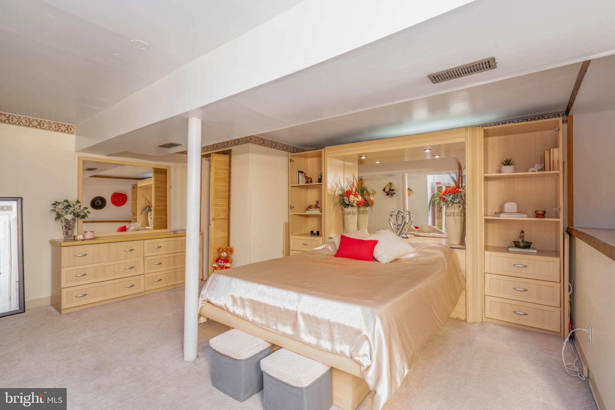 7 Briarcliff Road Atco, NJ 08004 - Photo 25 of 37 a bed room with a bed and a dresser