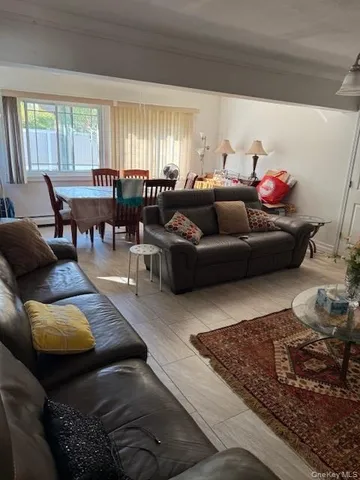 $749,000 | 112 Gun Lane, Levittown, NY 11756