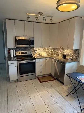 $749,000 | 112 Gun Lane, Levittown, NY 11756