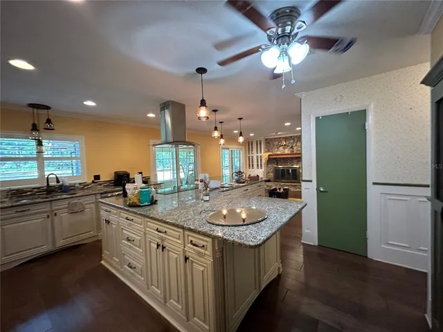 $4,100 | 608 Southwest 80th Boulevard, Gainesville, FL 32607