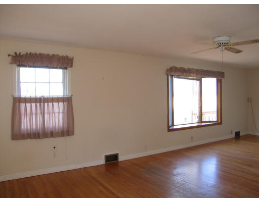 62 Arcadia Boulevard Springfield, MA 01118 - Photo 6 of 10 Gallery Image 6