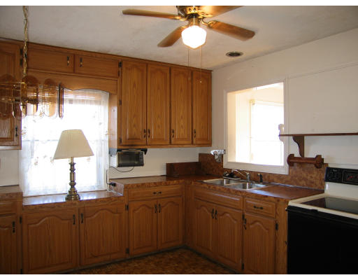 62 Arcadia Boulevard Springfield, MA 01118 - Photo 9 of 10 Gallery Image 9