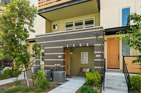 $878,000 | 2082 Mahuron Circle, San Jose, CA 95133