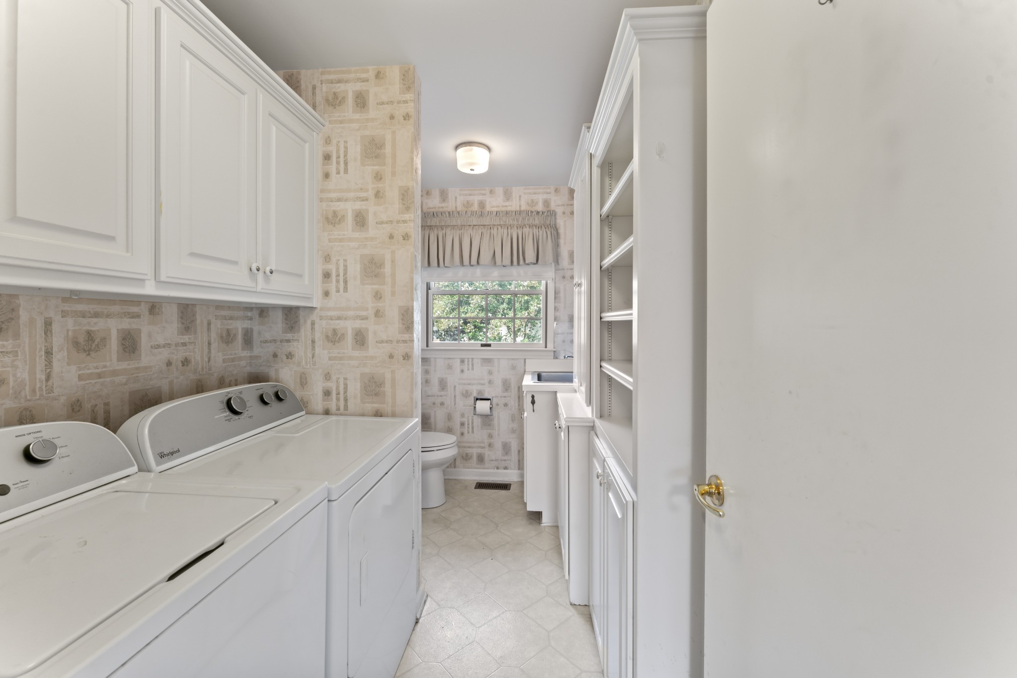 803 North Rutherford Boulevard Murfreesboro, TN 37130 - Photo 16 of 31 Gallery Image 16