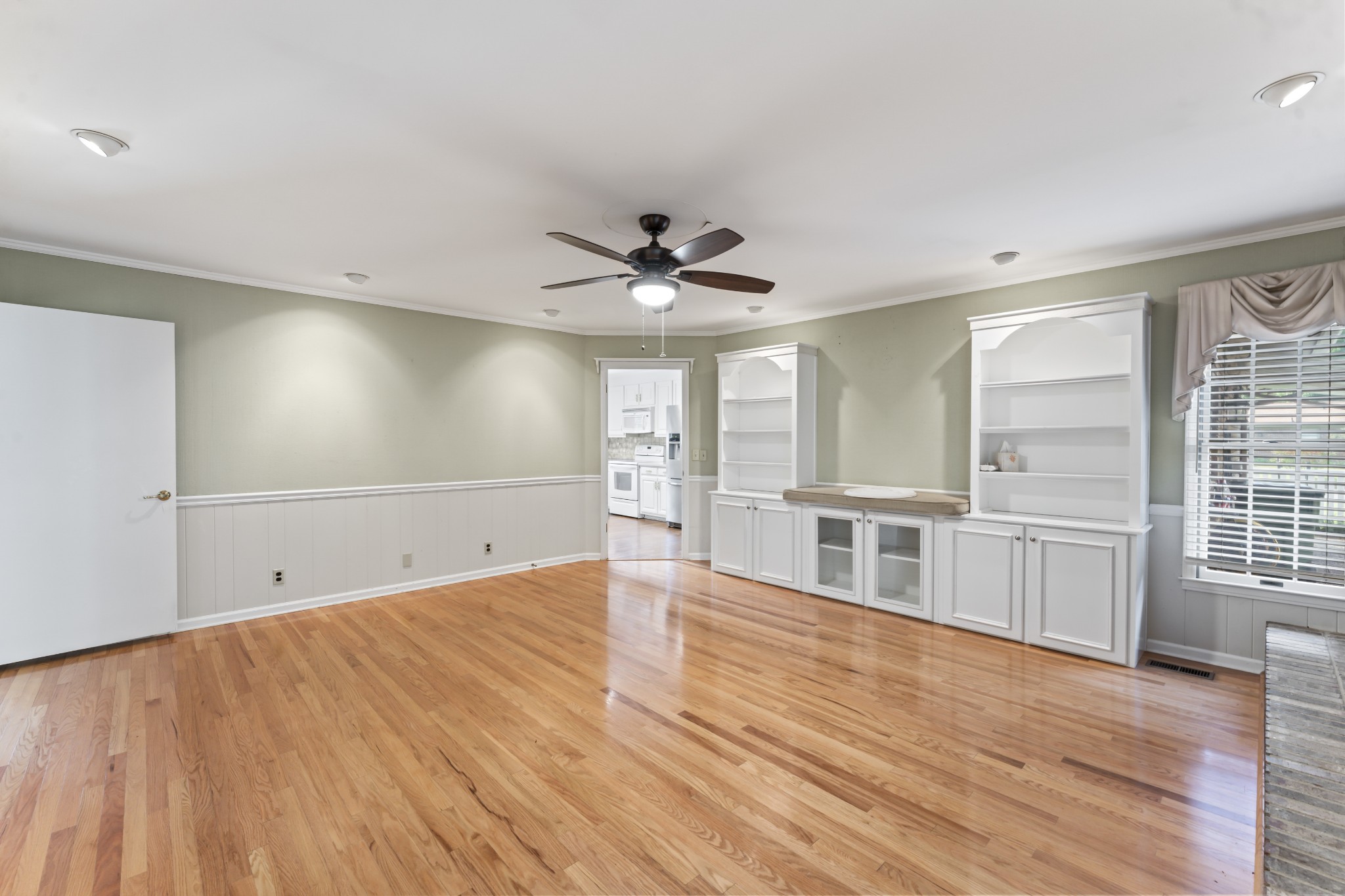 803 North Rutherford Boulevard Murfreesboro, TN 37130 - Photo 6 of 31 Gallery Image 6