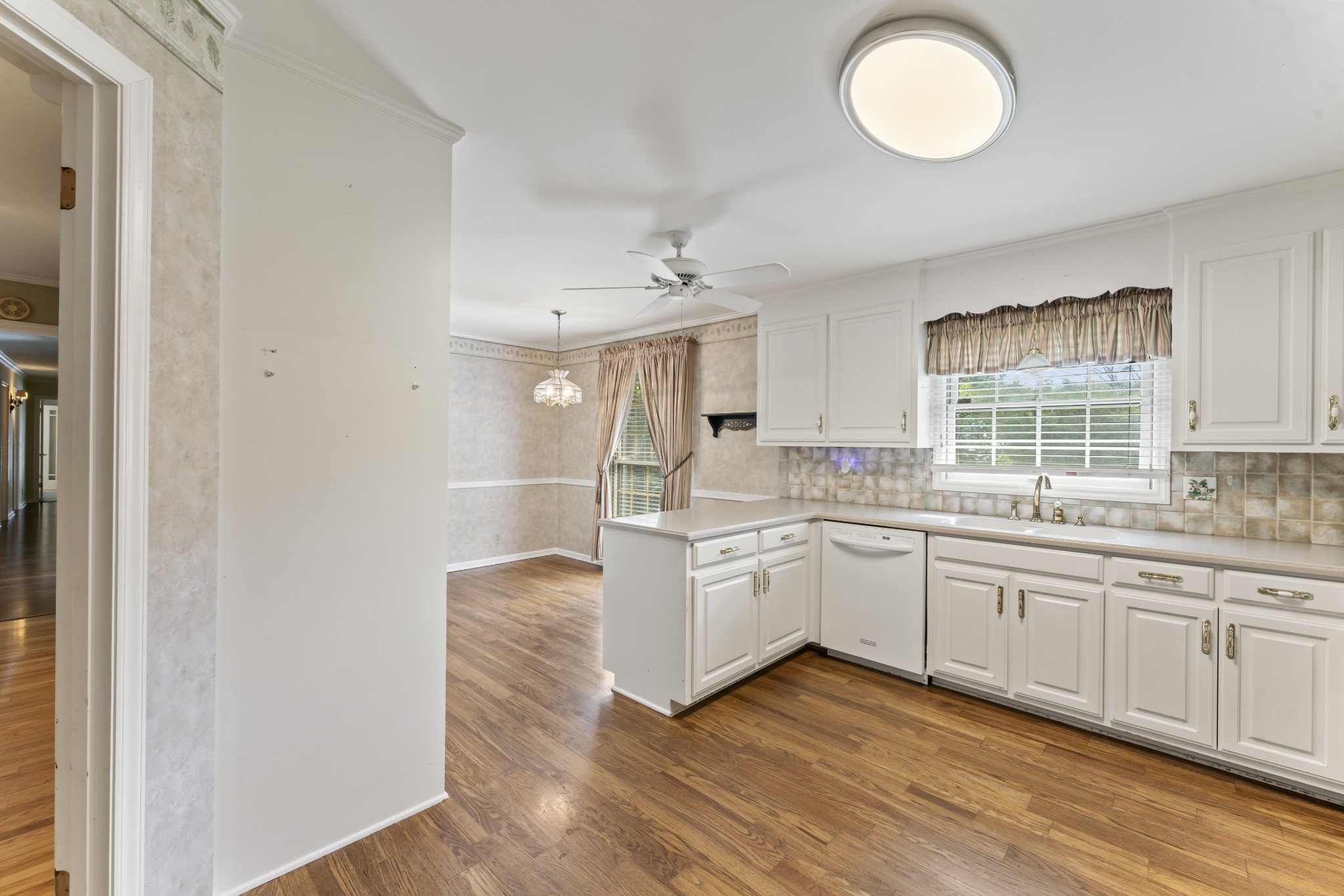 803 North Rutherford Boulevard Murfreesboro, TN 37130 - Photo 10 of 31 Gallery Image 10