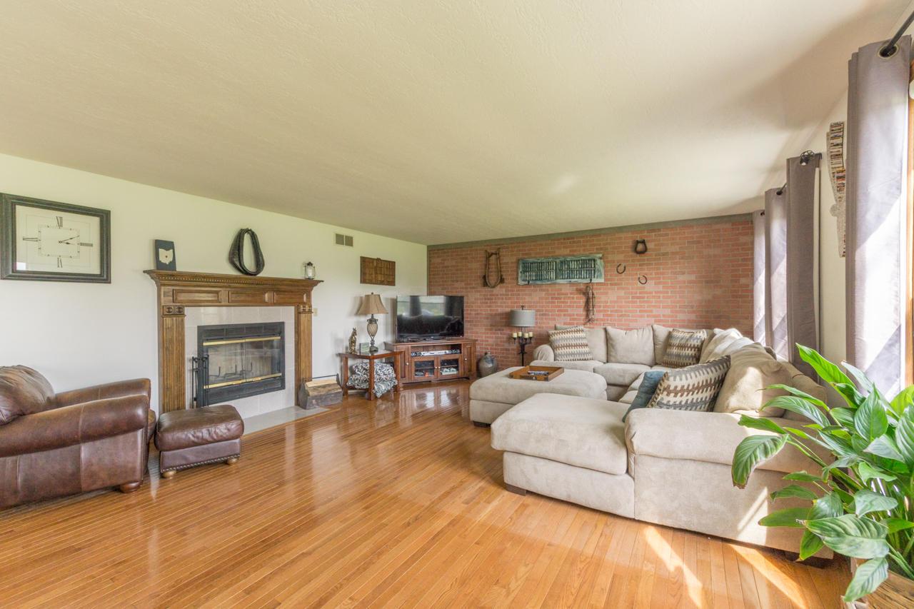 8145 Dustin Road Galena, OH 43021 - Photo 7 of 59 Gallery Image 7