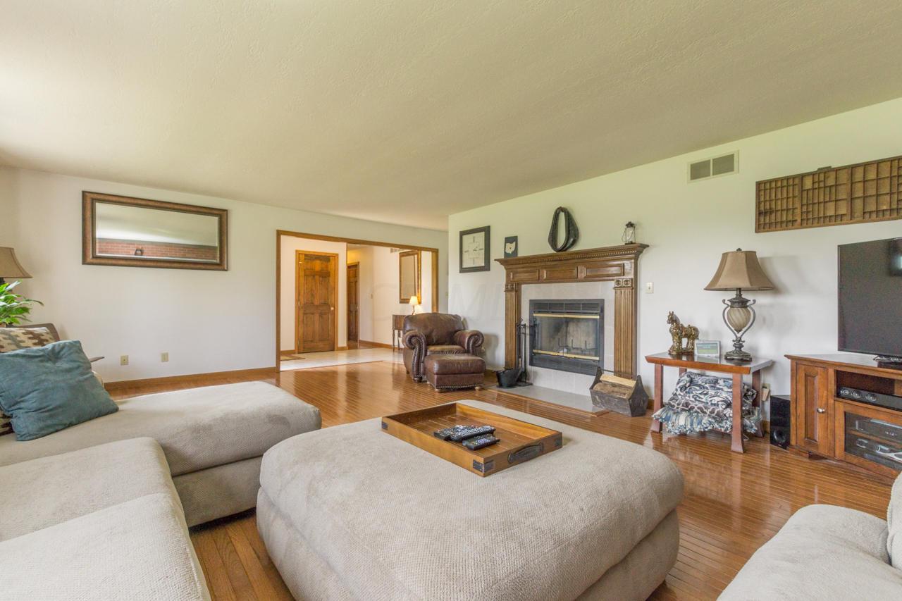 8145 Dustin Road Galena, OH 43021 - Photo 8 of 59 Gallery Image 8