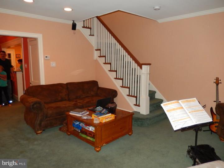 156 Shelbourne Road Havertown, PA 19083 - Photo 3 of 11