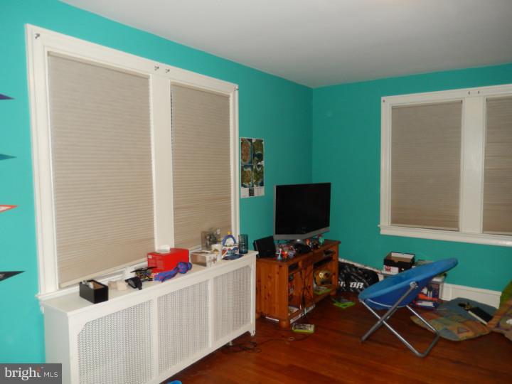 156 Shelbourne Road Havertown, PA 19083 - Photo 7 of 11