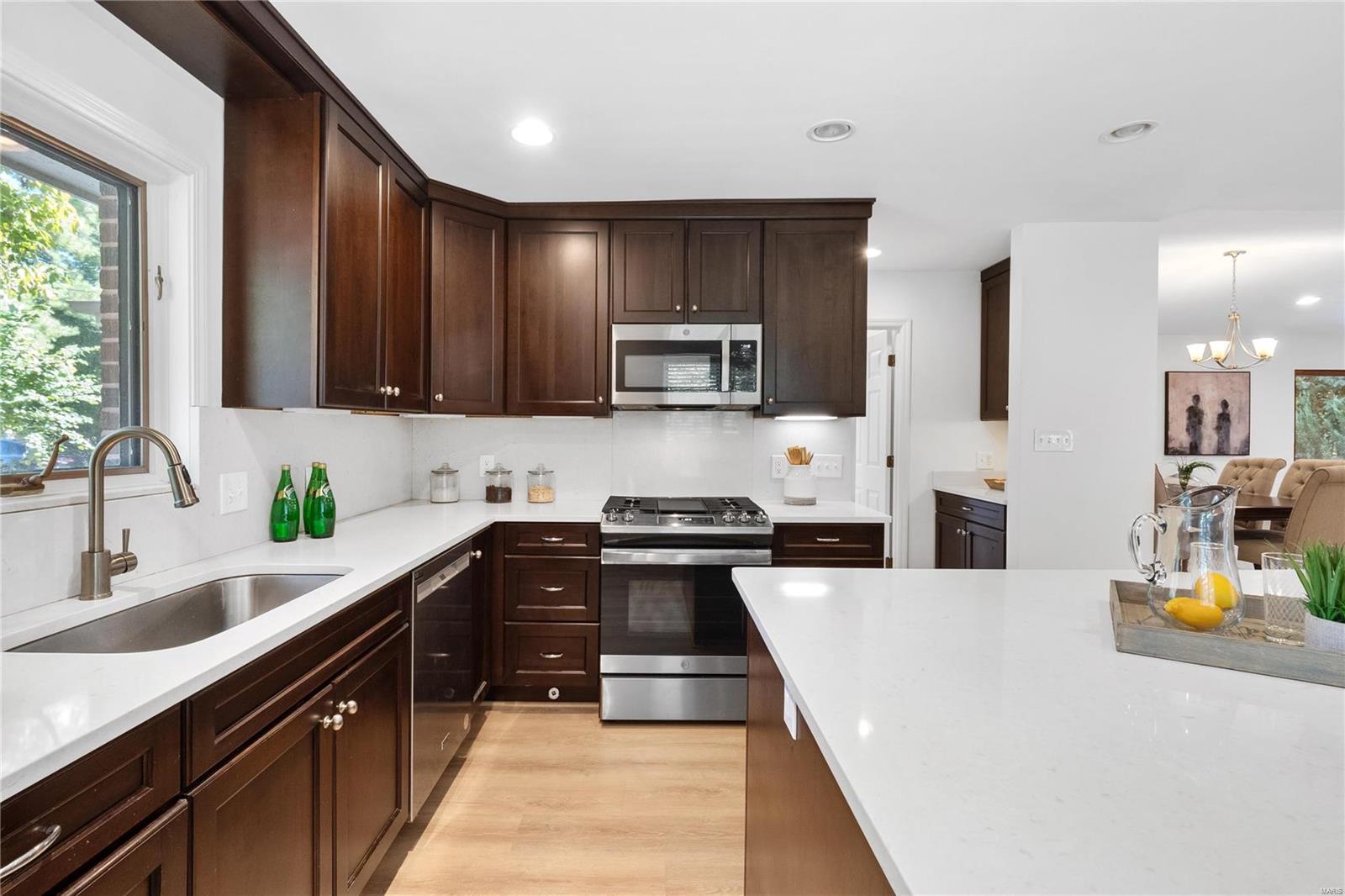 10212 Clayton Road Ladue, MO 63124 - Photo 15 of 58 Gallery Image 15