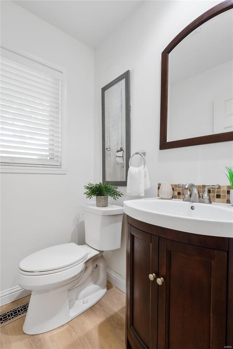 10212 Clayton Road Ladue, MO 63124 - Photo 18 of 58 Gallery Image 18
