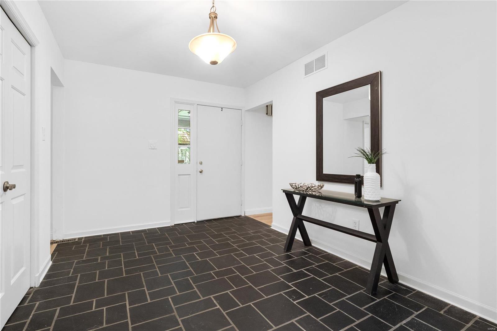10212 Clayton Road Ladue, MO 63124 - Photo 3 of 58 Gallery Image 3