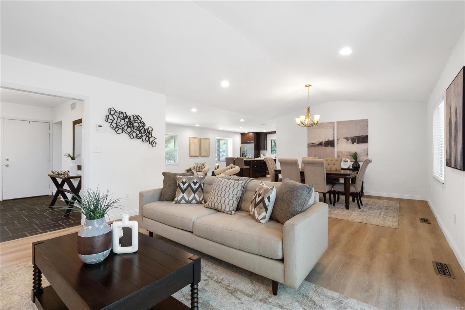 10212 Clayton Road Ladue, MO 63124 - Photo 6 of 58 Gallery Image 6