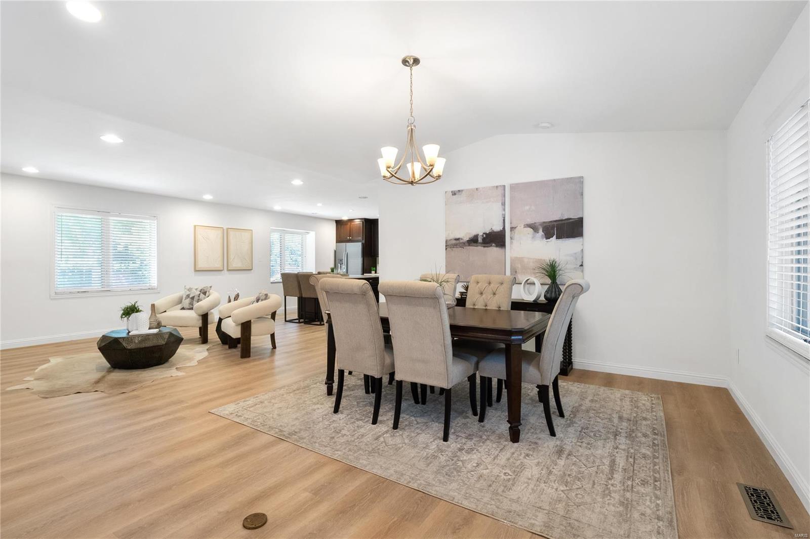 10212 Clayton Road Ladue, MO 63124 - Photo 7 of 58 Gallery Image 7