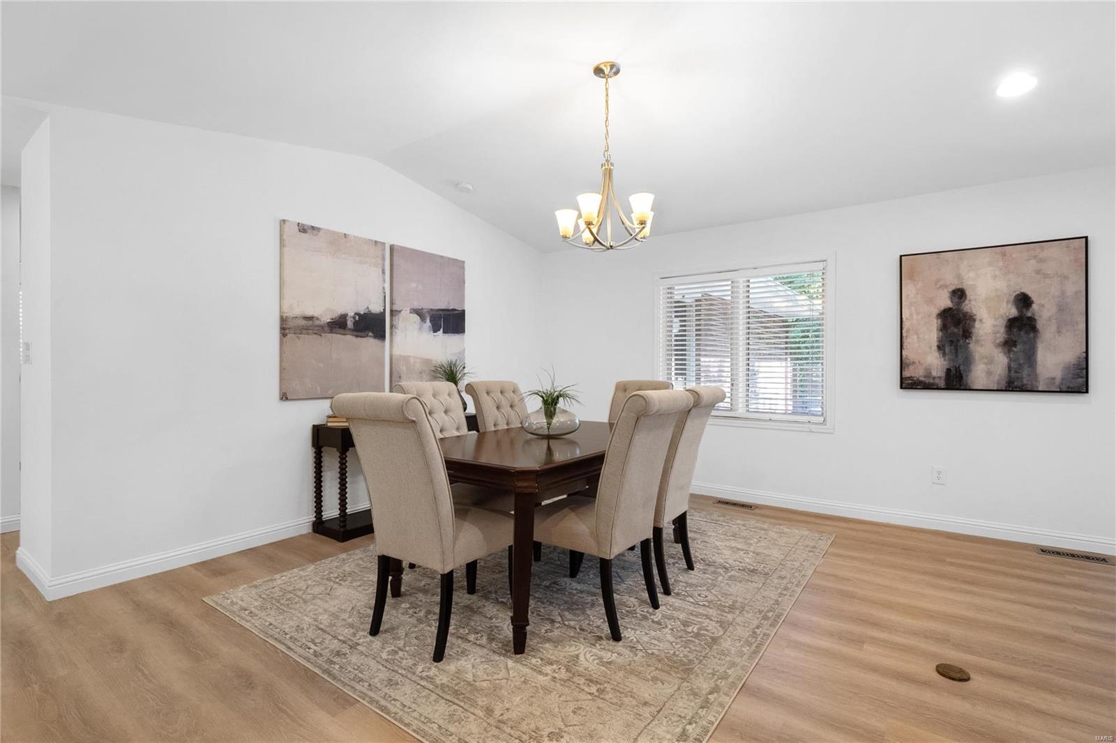 10212 Clayton Road Ladue, MO 63124 - Photo 8 of 58 Gallery Image 8