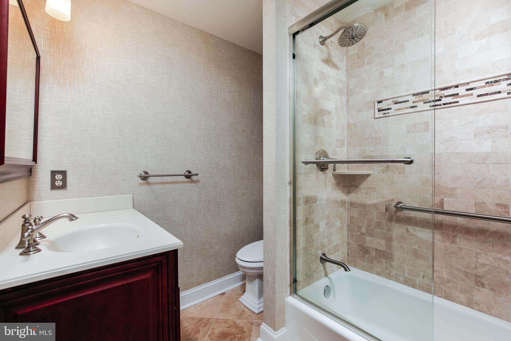 9 Devon Hill Road, Unit B3 Baltimore, MD 21210 - Photo 26 of 44 Second full bath