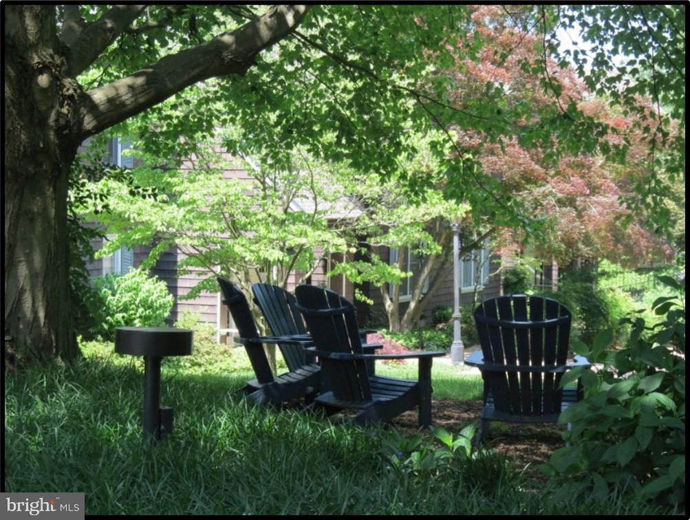 9 Devon Hill Road, Unit B3 Baltimore, MD 21210 - Photo 28 of 44 Neighborhood gathering area