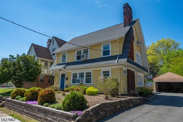 $4,350 | 200 Valley Road, Unit 2, Montclair, NJ 07042