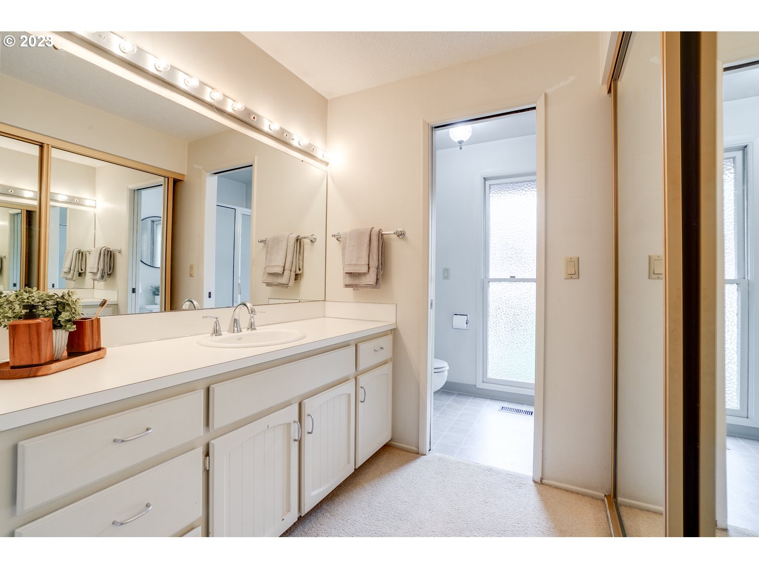 3020 Southwest Raleighview Drive Portland, OR 97225 - Photo 19 of 32 Gallery Image 19