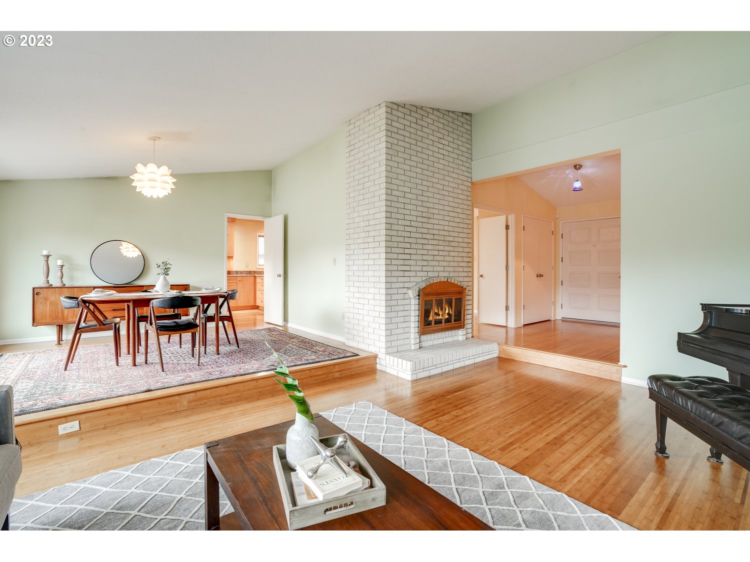 3020 Southwest Raleighview Drive Portland, OR 97225 - Photo 6 of 32 Gallery Image 6