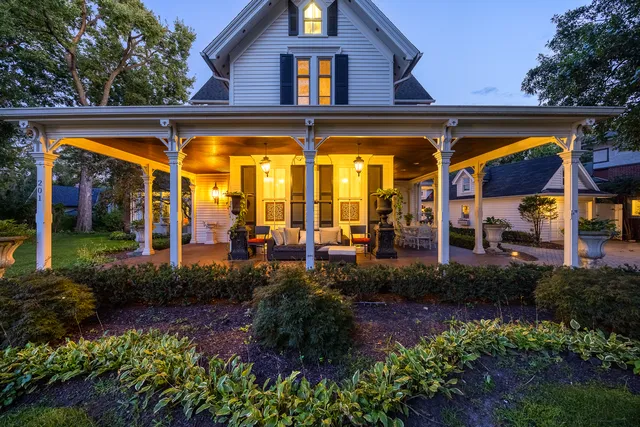 $1,650,000 | 201 Scottswood Road, Riverside, IL 60546