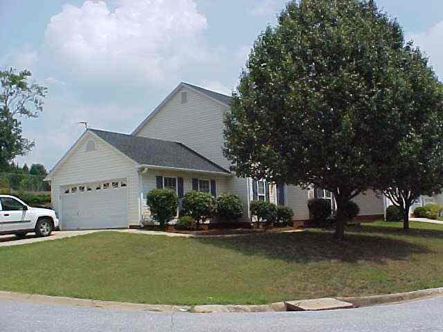 228 Riverside Chase Circle Greer, SC 29650 - Photo 2 of 8