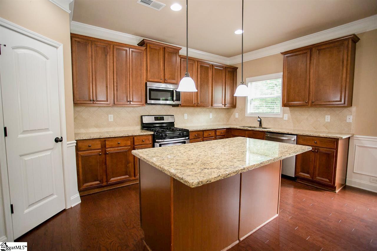 42 Alexander Manor Way Simpsonville, SC 29680 - Photo 2 of 33 Gallery Image 2