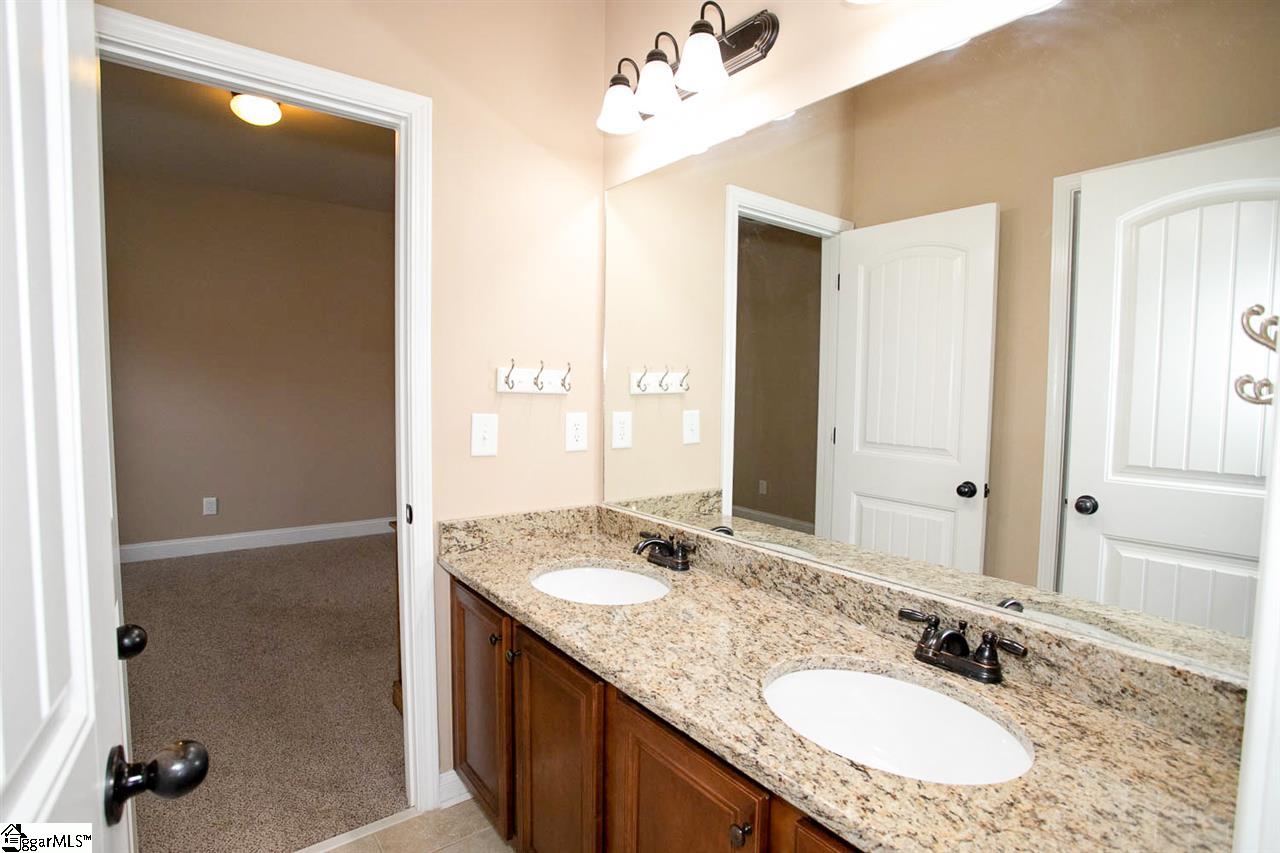 42 Alexander Manor Way Simpsonville, SC 29680 - Photo 19 of 33 Gallery Image 19