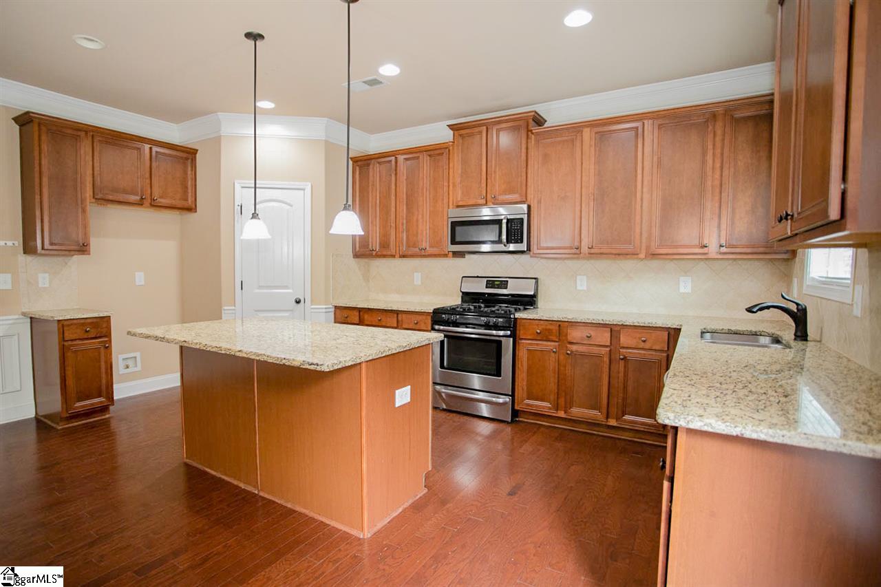 42 Alexander Manor Way Simpsonville, SC 29680 - Photo 3 of 33 Gallery Image 3