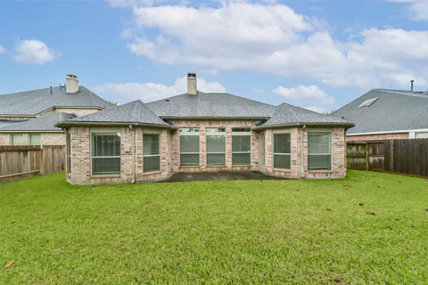 $320,000 | 15922 Azalea Shores Court, Houston, TX 77044