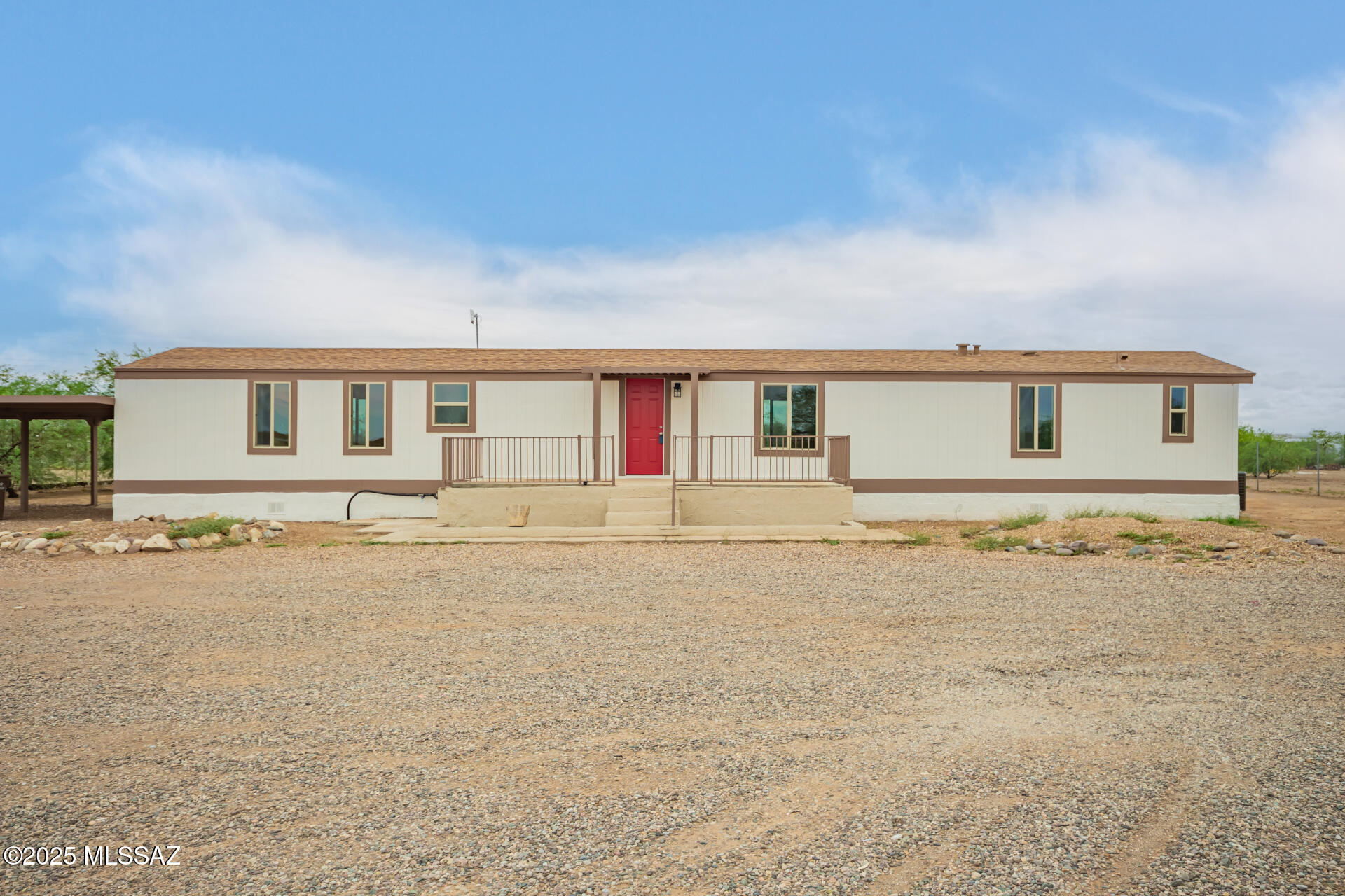 17455 West Oatman Road Marana, AZ 85653 - Photo 3 of 28