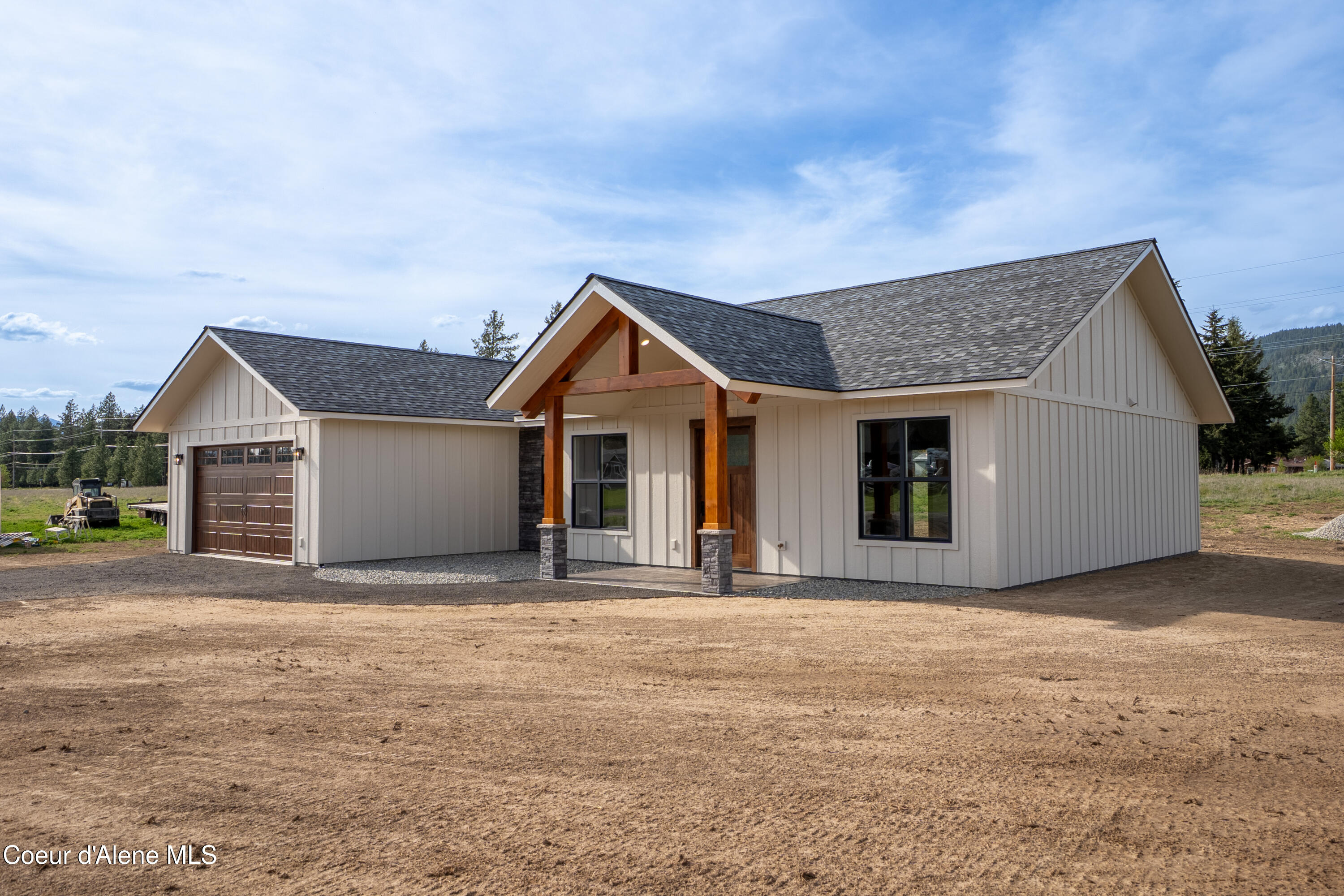167 Airstrip Road Moyie Springs, ID 83845 - Photo 5 of 27 Front Ext view 2